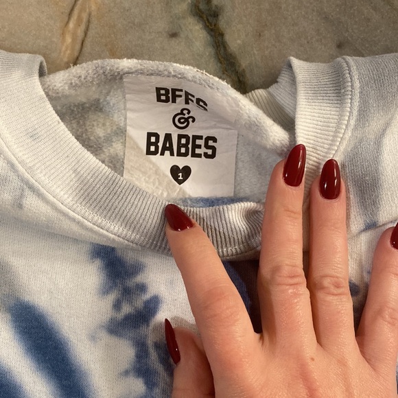 BFFS & BABES Cropped Navy and Gray Tie-Dye Sweatshirt - Picture 3 of 5